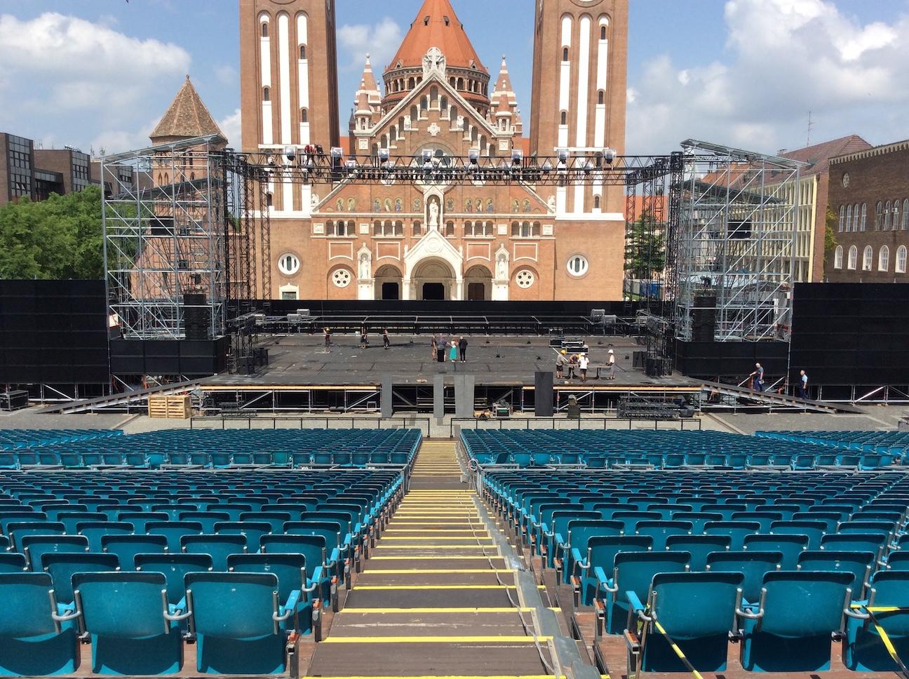 Felépült az ország legnagyobb színháza