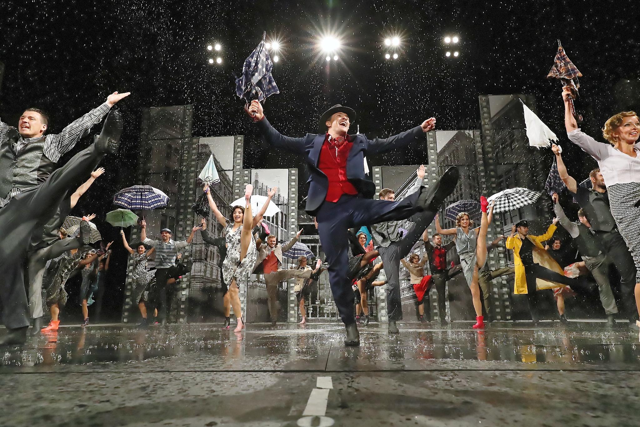 Szabadtéri-bérlet mellé budapesti színházi hétvégét nyerhet