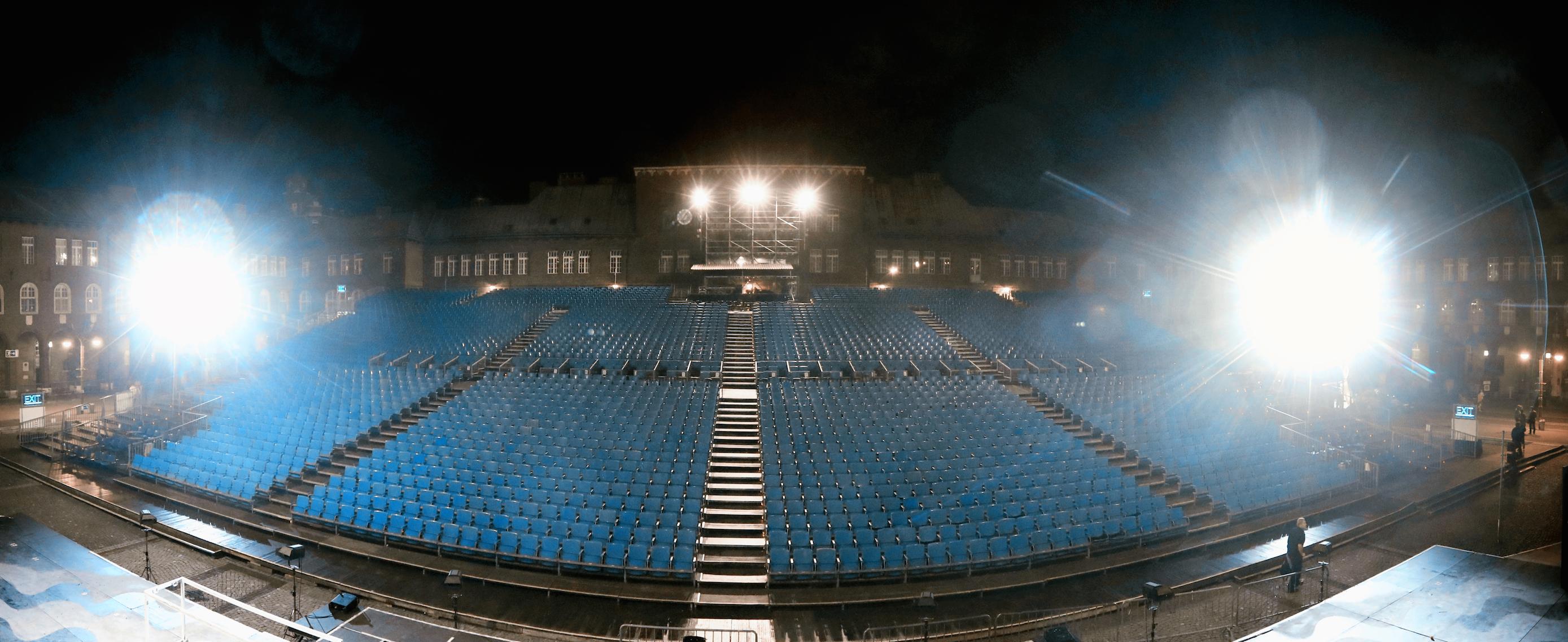 Alkoss velünk élő Tosca-logót!