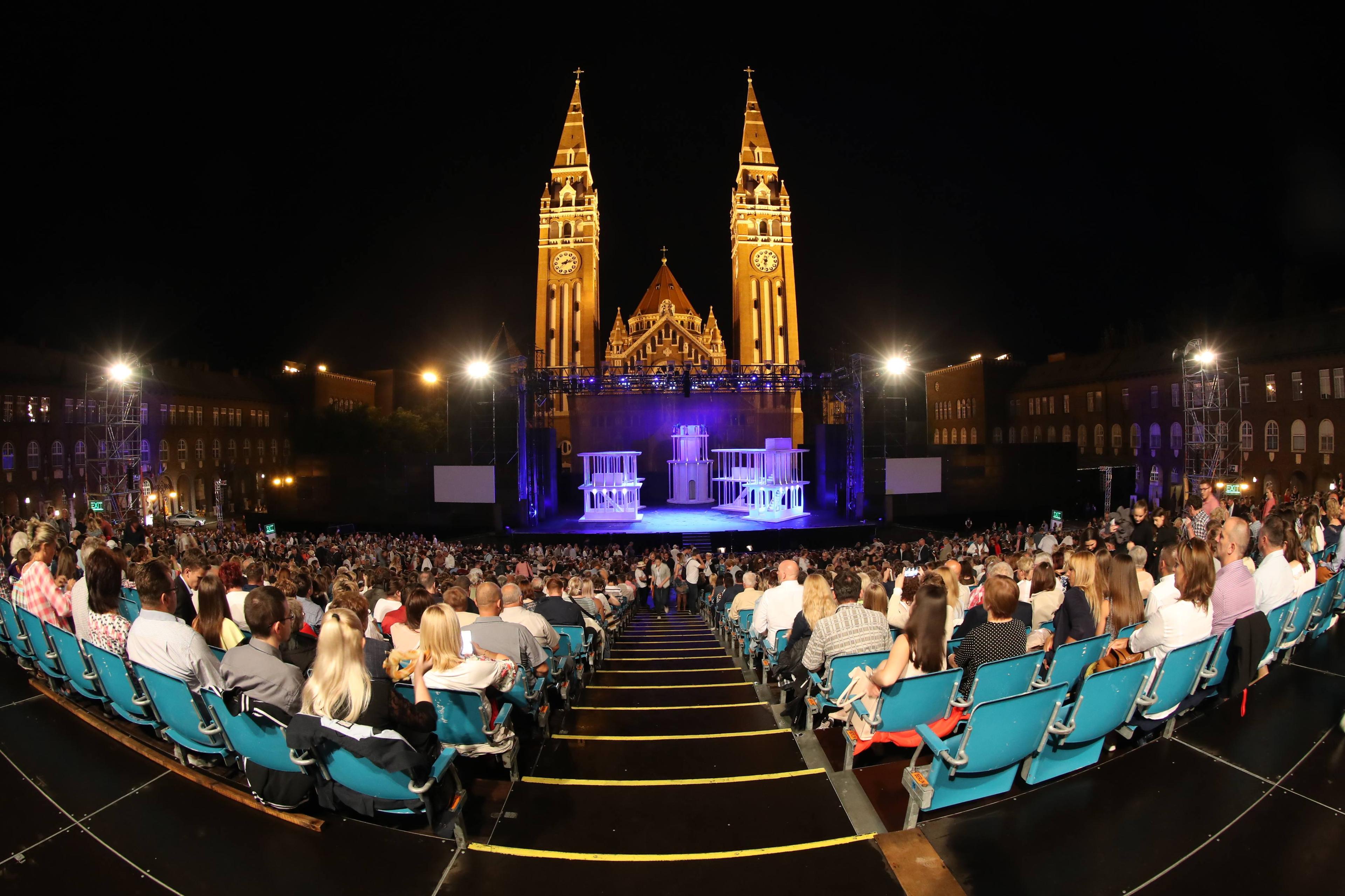 Önkénteseket vár a Szegedi Szabadtéri Játékok