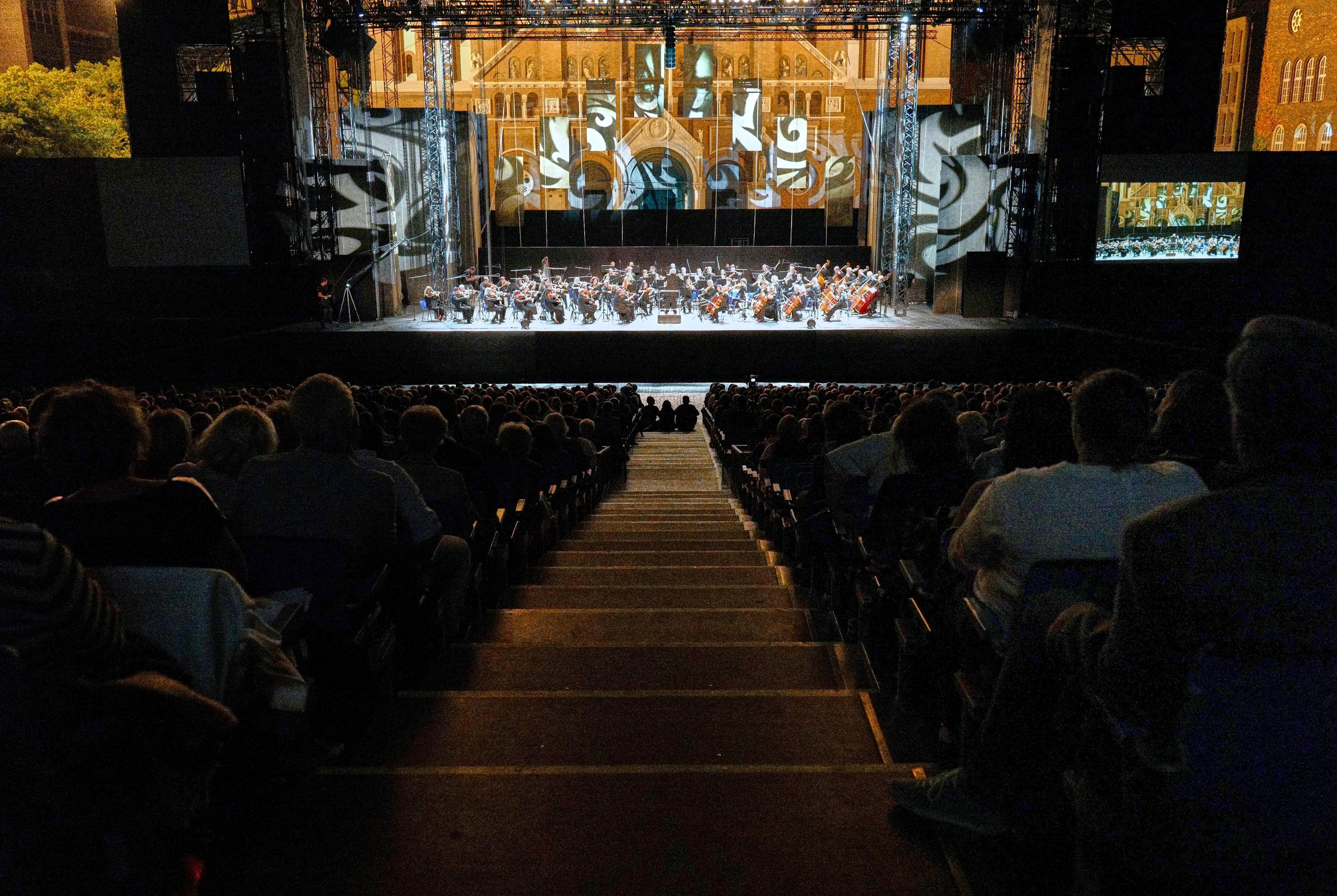 Skóciától Franciaországig repíti a közönséget az Ajándékkoncert