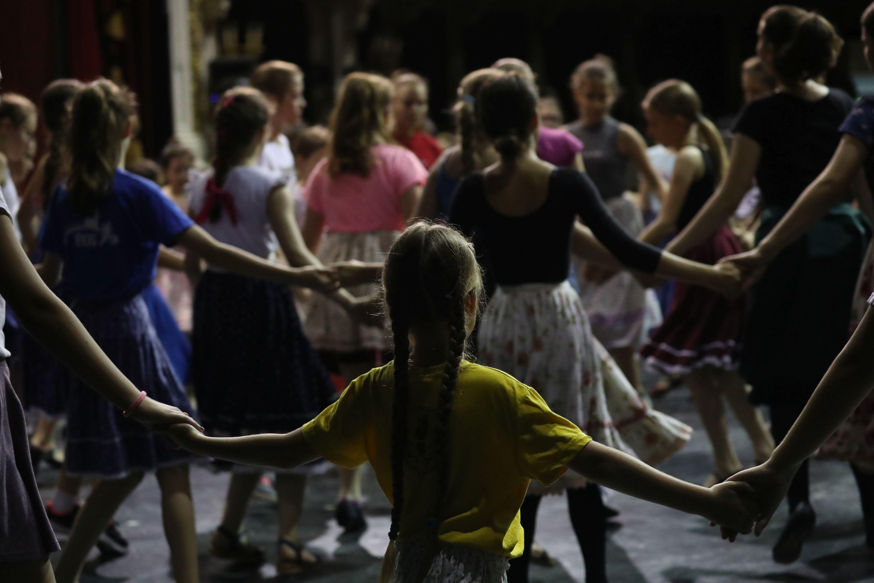 Táncosok foglalták el a Dóm teret