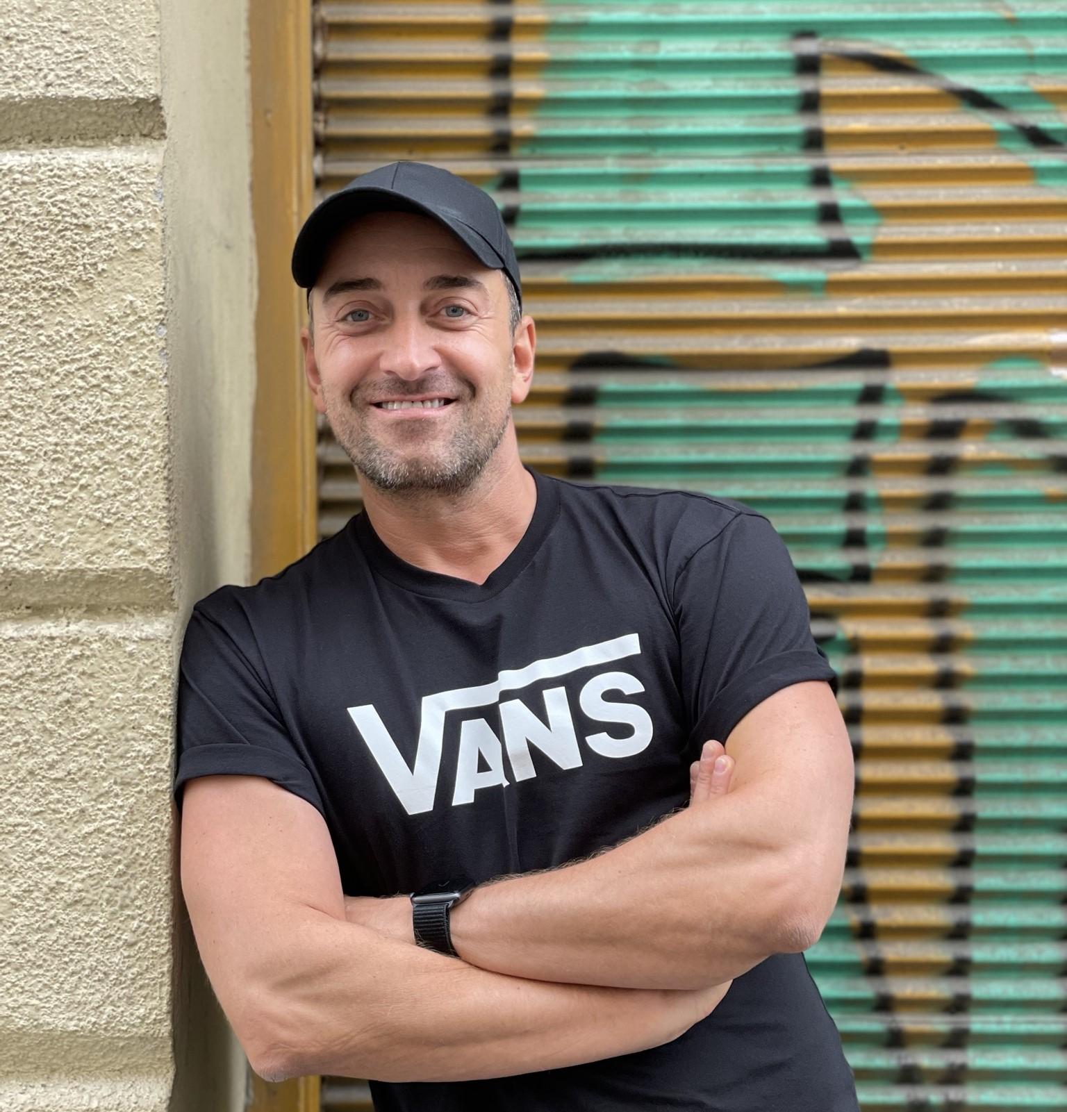 A tánc ereje egy sokoldalúságában klasszikus musicalben – Tihanyi Ákos koreográfus a Rebeccáról